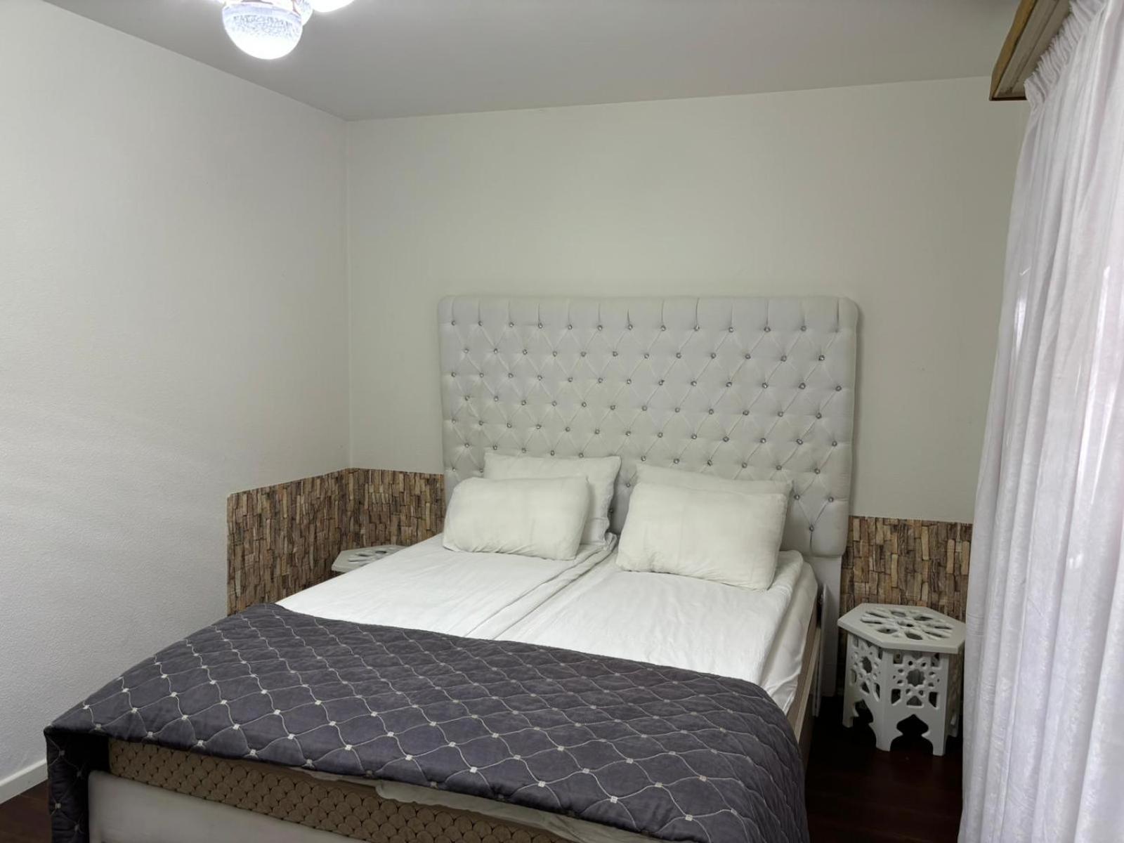 Queen Home Lucerna Esterno foto